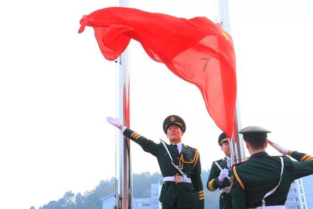逃离废弃的建筑